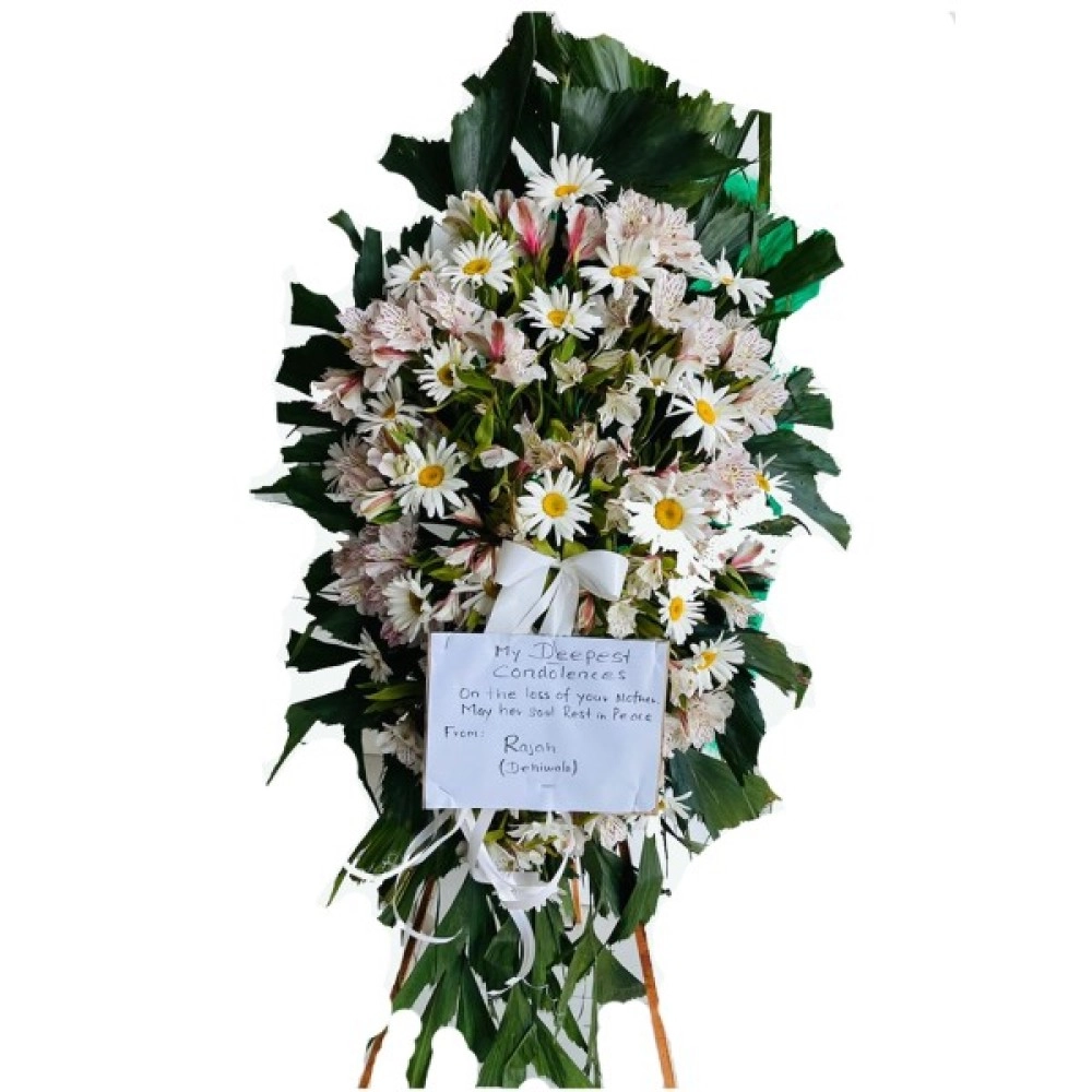 White Asrameria and daisy wreath White Asrameria and daisy wreath